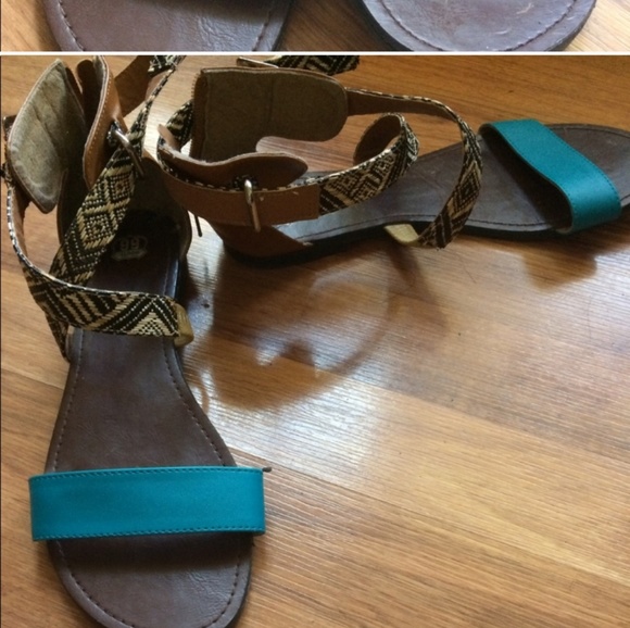 Aztec Sandals - Picture 2 of 3